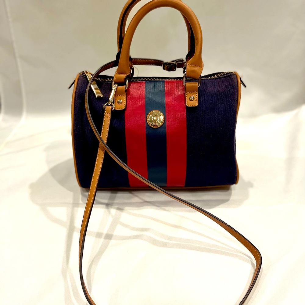 Tommy Hilfiger Purse BW86928336 Like New